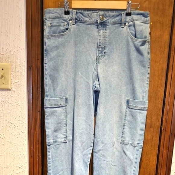 D. Jeans Light Blue Wash Cargo Pants Size 14 Women's/Womans/Ladies Plus Size - Picture 1 of 9